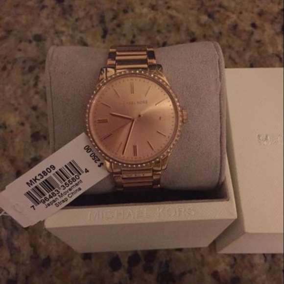 Michael Kors Rose Gold Watch - Picture 1 of 3